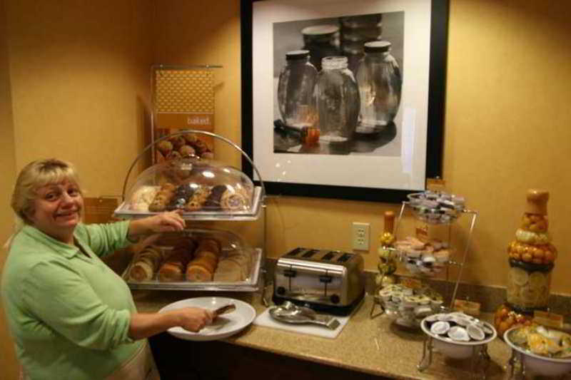 Hampton Inn Clarion Restaurant foto